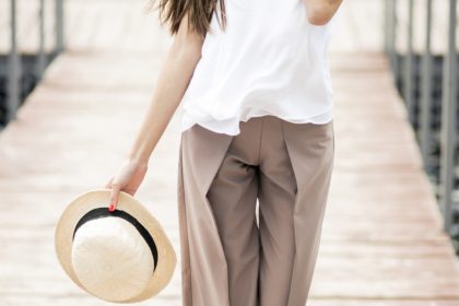 Tenues légères et élégantes pour femme : inspirations estivales incontournables