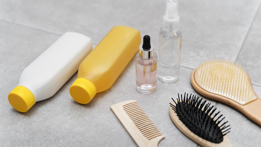 Cheveux bouclés secs : pourquoi et comment les hydrater avec une crème ?